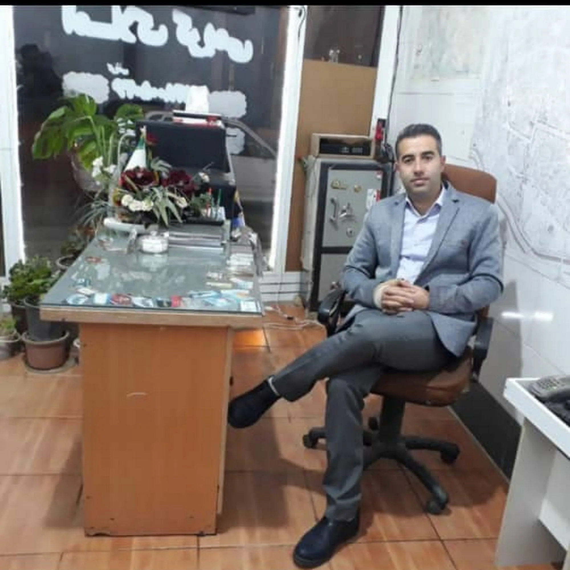 مشاور املاک کریمی