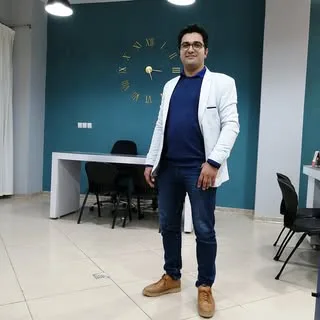 مشاور املاک/سجاد حسینی