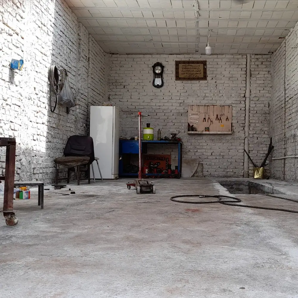 تعمیرگاه مکانیکی کار بیست