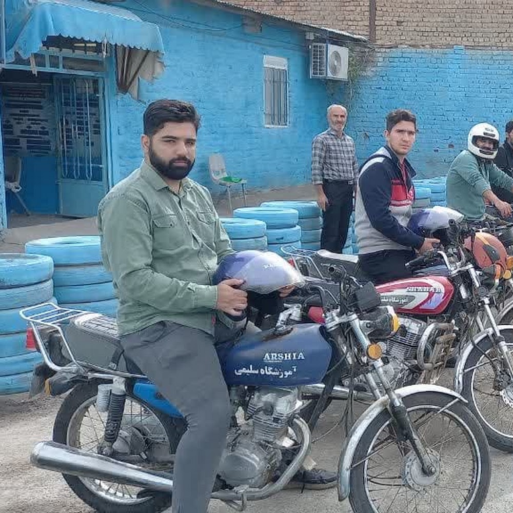 آموزشگاه موتور سیکلت آسمان
