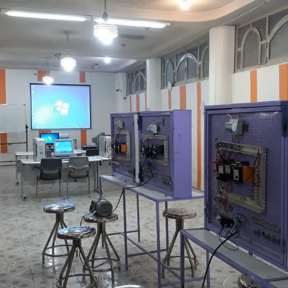 آموزشگاه فنی و حرفه ای آتی گام