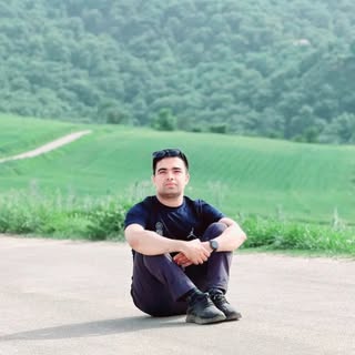 محسن خنجری | کارمند بانک
