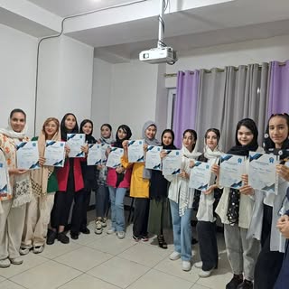 اموزشگاه زبان شاهد