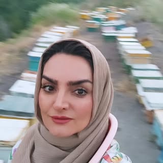 عسل طبیعی طالقان، ژل رویال ، گرده گل ، بره موم ،آمنه افتخاری