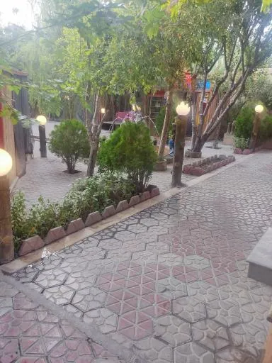 کافه رستوران باغ ماهان