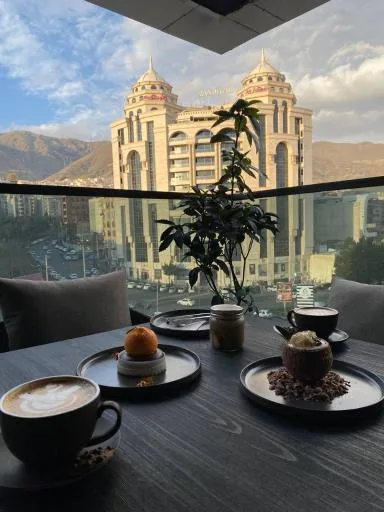 کافه و رستوران کامفی