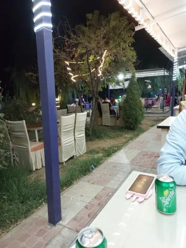 رستوران سنتی زیبا کنار مهاباد