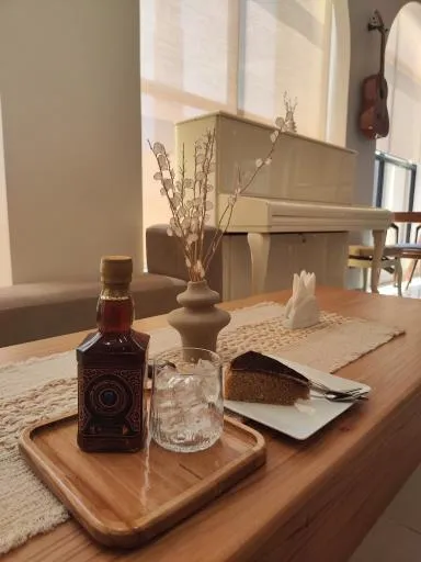 کافه مهاراد
