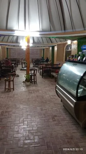 کافه رستوران سنتی نریمان