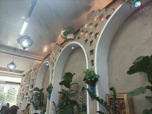 کافه رستوران منوچهری