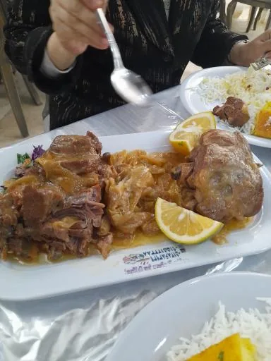 رستوران حاج محمود بی سر و صدا