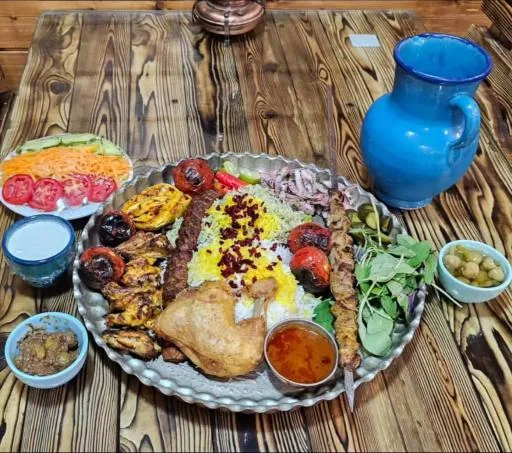کافه و رستوران ایل ماه