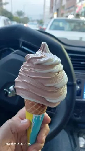 کافه بستنی و قهوه گل یخ جم