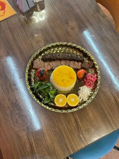کافه رستوران ۲۱