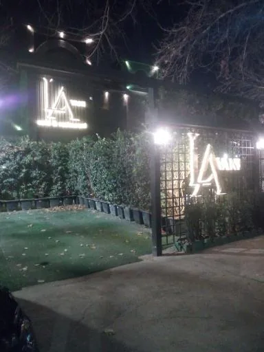 کافه رستوران لاوانی