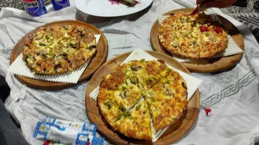 باغ و رستوران شب نشین