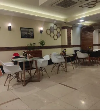 کافه و رستوران فرنگی مادر