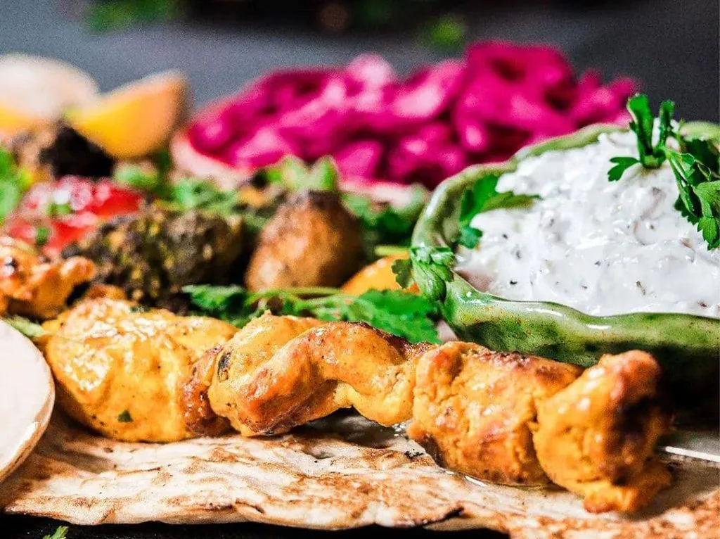 غذای بیرون بر یا مهدی در بروجن