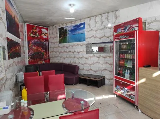 ساندویچی و فلافلی شیک