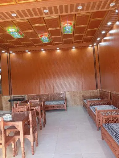 رستوران و سفره خانه و بیرون بر سنتی خوشا دلوار
