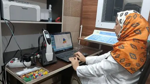 کلینیک بینایی‌سنجی و عینک نارون