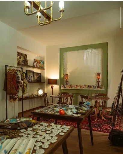 کافه گالری دچار