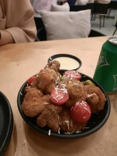 کافه بام لوتوس