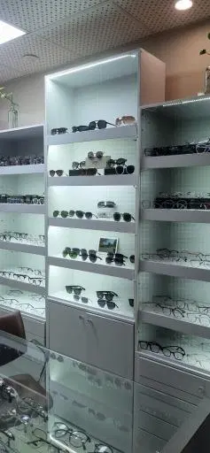 کلینیک بینائی سنجی و عینک سازی سیمین اپتیک