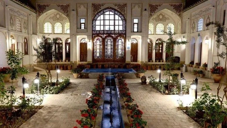 اقامتگاه سنتی سهروردی اصفهان