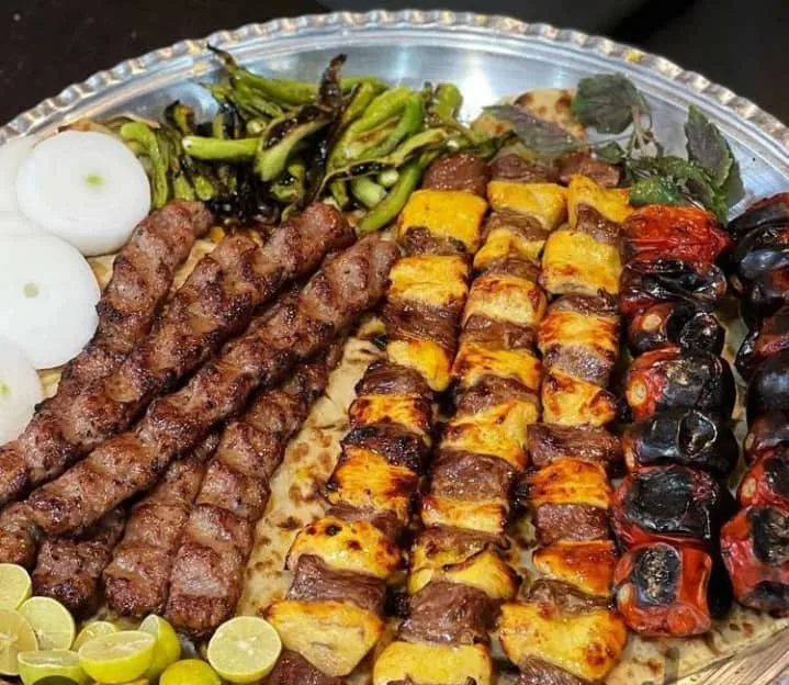کافه رستوران میلاد در خورموج بوشهر