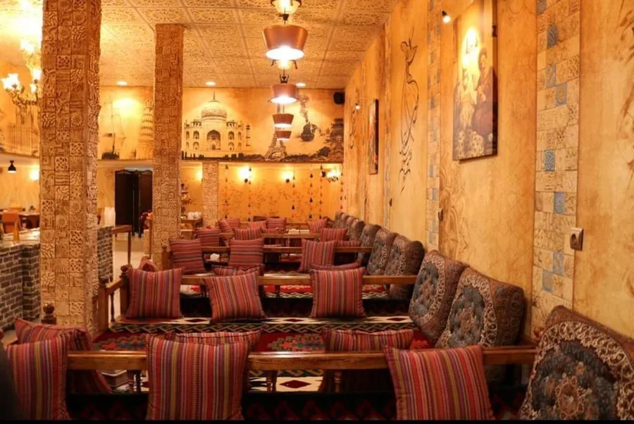 رستوران و سفره خانه سنتی حفیظی (الف)