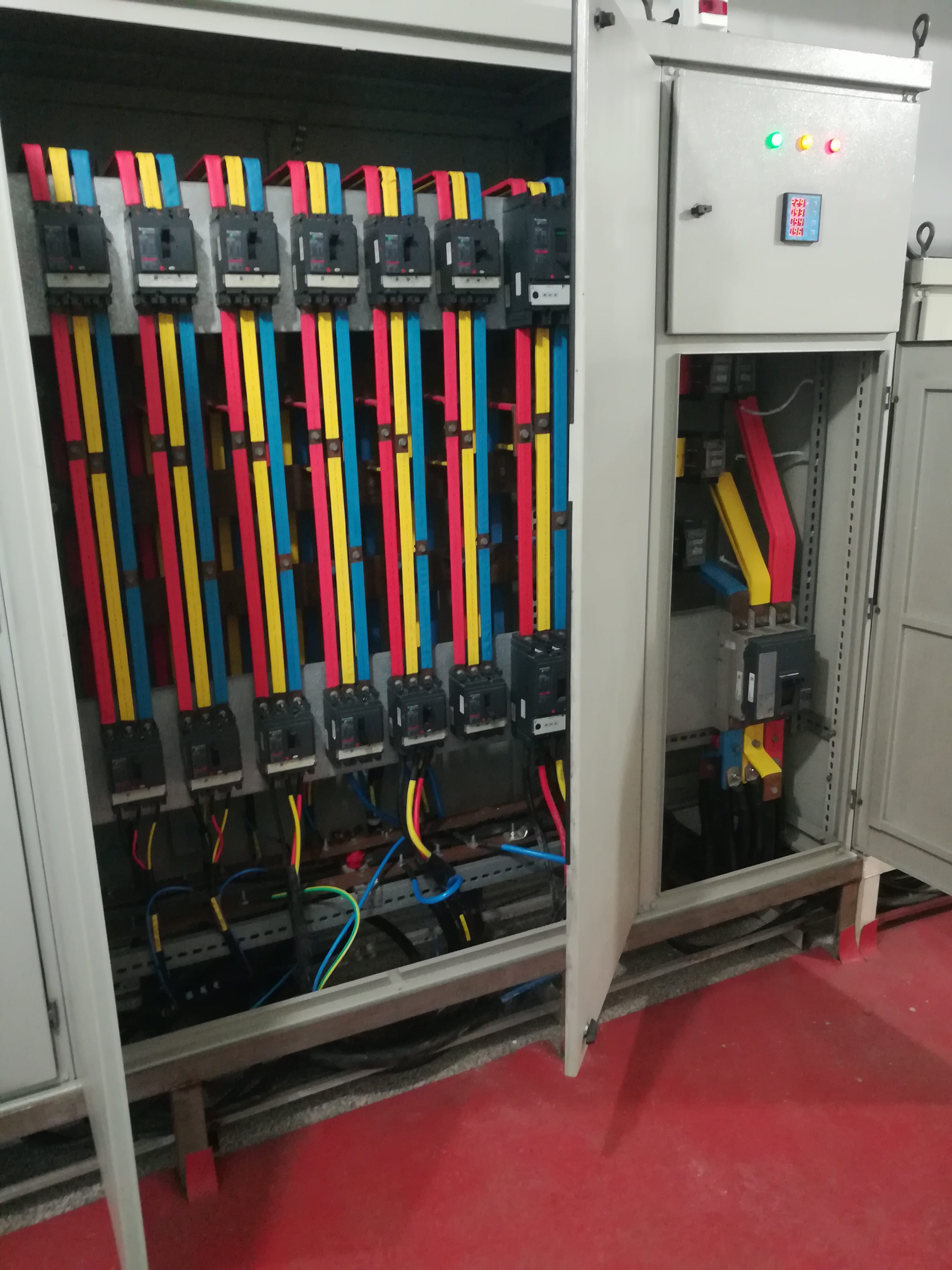 خدمات برق صنعتی و ساختمانی