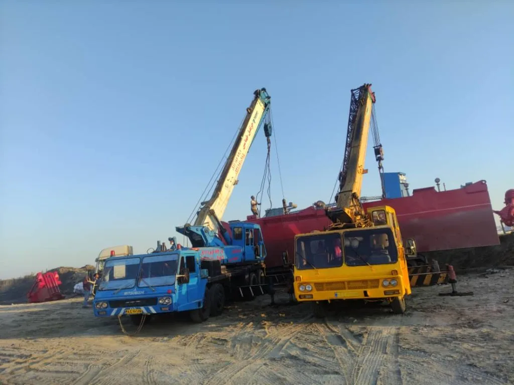 اجاره جرثقیل کفی و دکل بلند طهماسبی در بندر انزلی