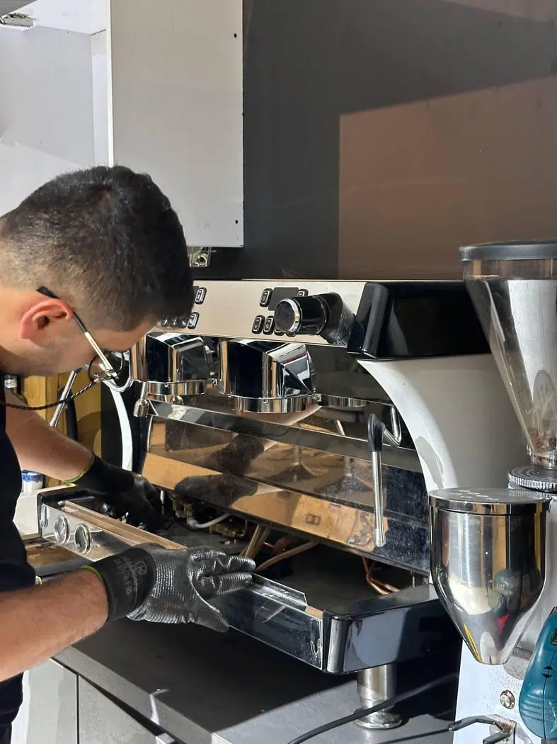 "Cafe Repair"تعمیرگاه لوازم کافی شاپ
