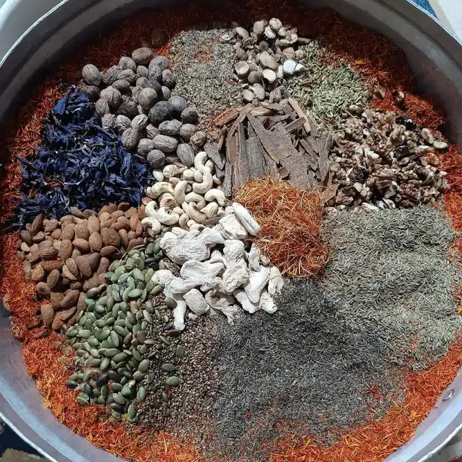 عطاری سلامتکده سادات