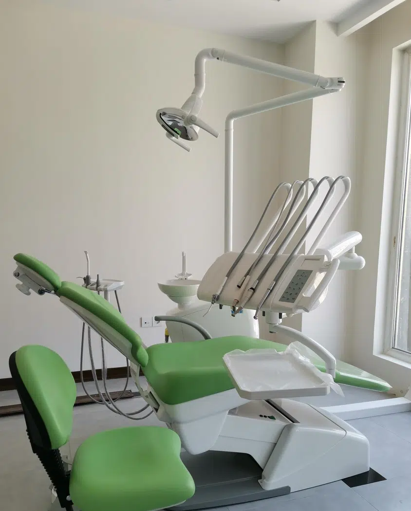 دندانپزشکی دکتر بهار اخوندی