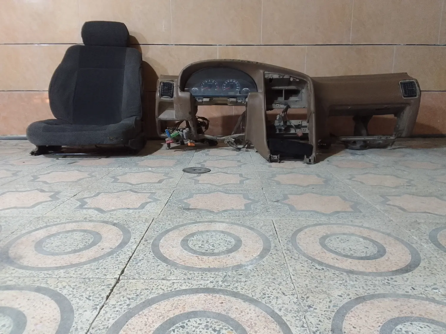 باطری سازی وسیم کشی اتومبیل (فلاحی)