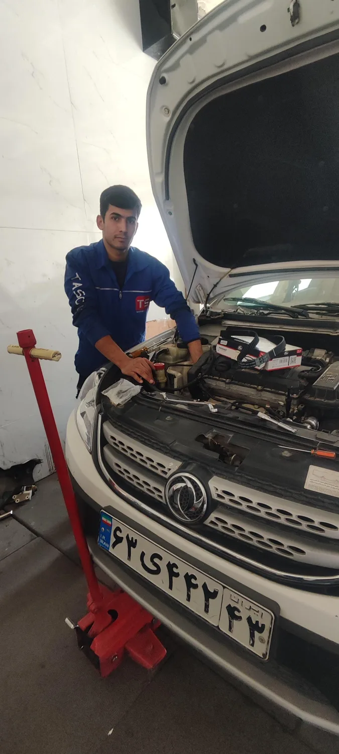 تعمیرگاه اتومبیل بابایی