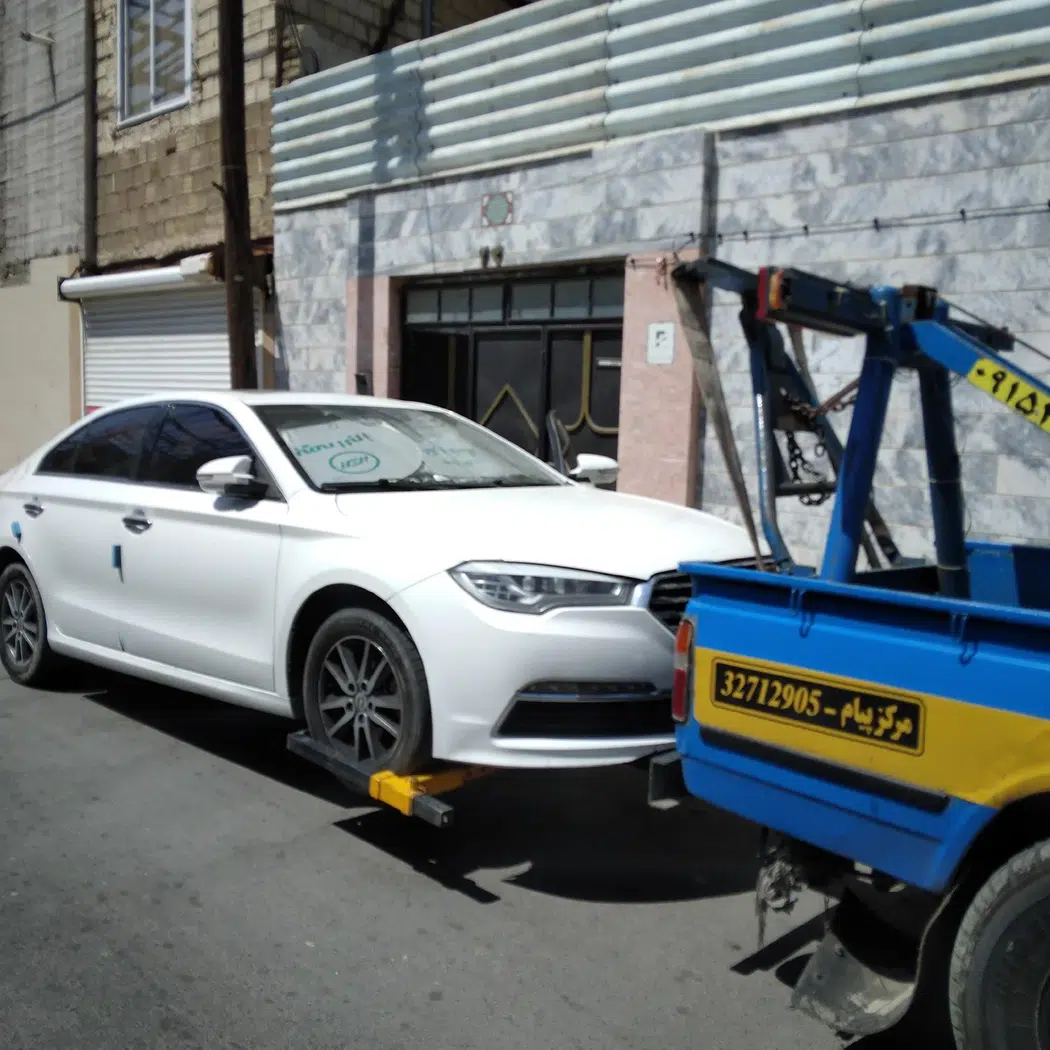 امدادخودرو و یدک کش وچرخگیر کرمی