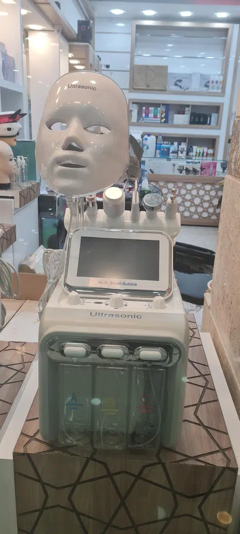 هلو اسکین پوست زیبایی فشیال