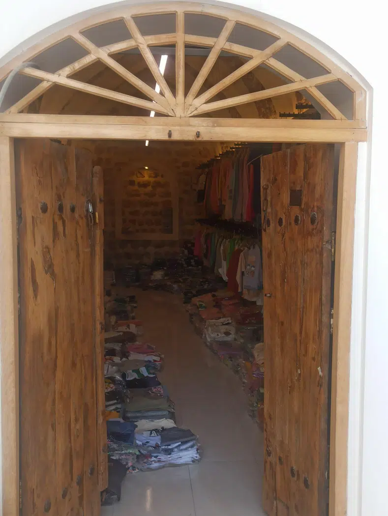 پوشاک هادی مروجی