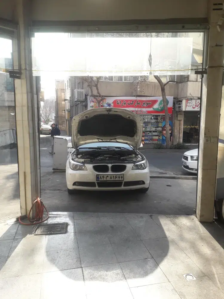 تعمیرگاه تخصصی بنز و بی ام و برادران