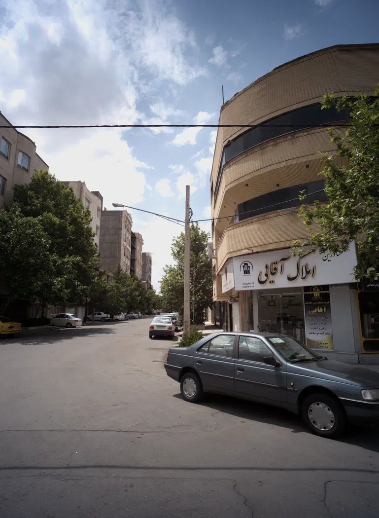 مشاورین املاک آقایی