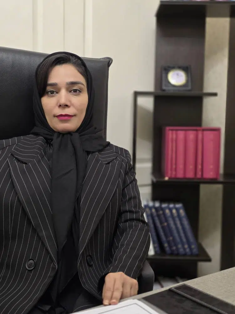 وکیل پایه یک دادگستری فاطمه زارع