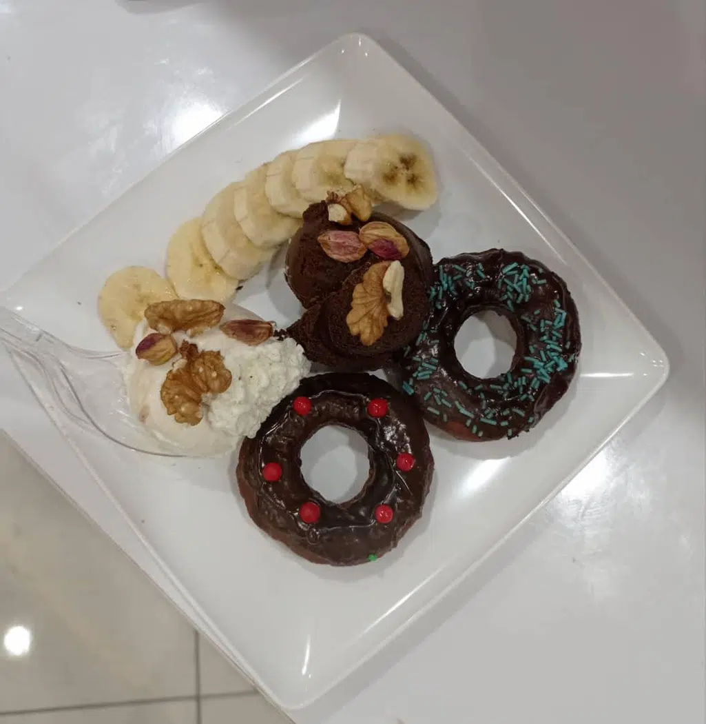 کافه بستنی و وافل گل یخ