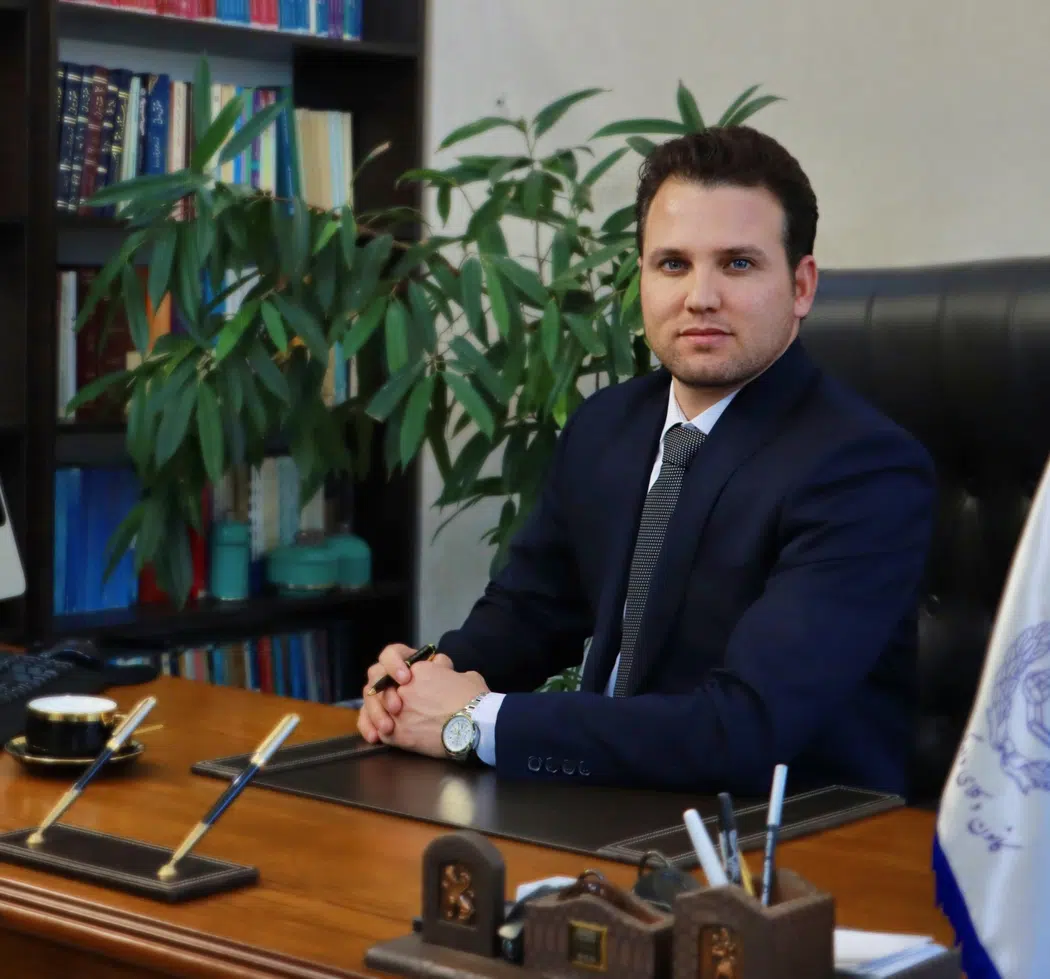 وکیل فرهاد حسینی مقدم مشهد