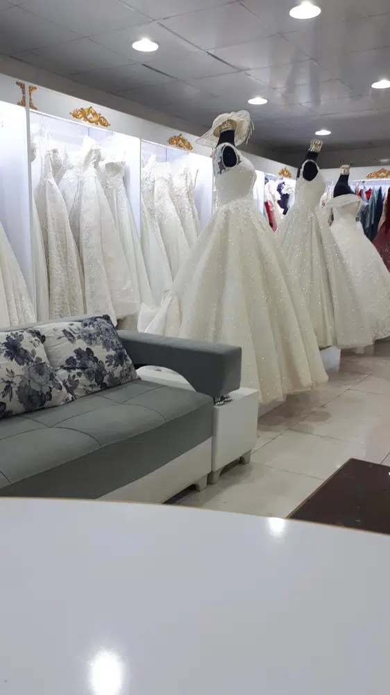 مزون عروس آرامیس