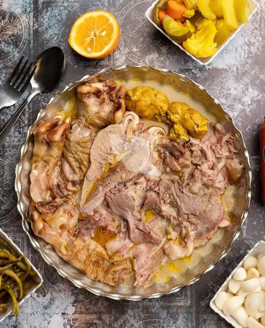 طباخی و کله پزی سنتی کازرون مصطفی محمدی فرد در شهرک فرهنگیان شیراز