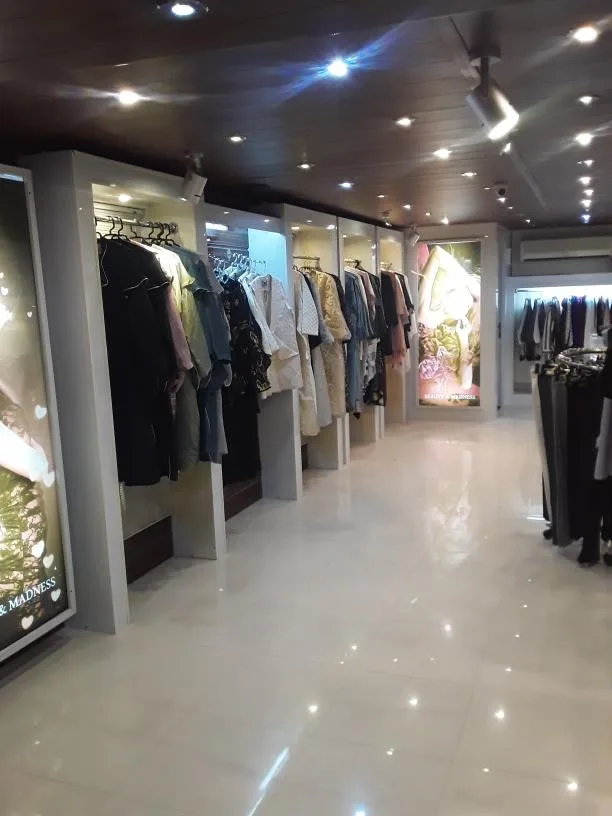 فروشگاه لباس زنانه آنیسا