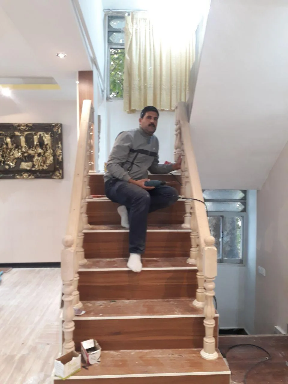 کارگاه چوب وتزئینات داخلی وحید بروجی